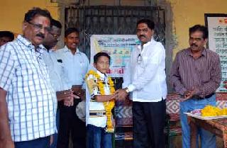 Abhishek Methekar honors 'Lokmat' air travel | अभिषेक मेथेकर ‘लोकमत’ ‘हवाई सफर’ चा मानकरी