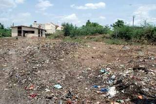 Take breathing with the residence of the head of the house | आगारप्रमुखाच्या निवासस्थानाने घेतला मोकळा श्वास