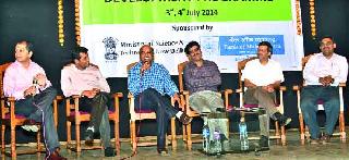 Entrepreneurs Provided Entrepreneurial Lessons | उद्योजकांनी दिले उद्यमशीलतेचे धडे