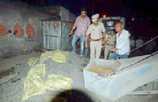 Use of scarce cement? | निकृष्ट सिमेंटचा वापर? Use of scarce cement? | निकृष्ट सिमेंटचा वापर?