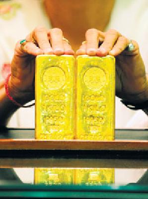 Three gangs of gold smugglers | सोने तस्करांच्या उपराजधानीत तीन टोळ्या Three gangs of gold smugglers | सोने तस्करांच्या उपराजधानीत तीन टोळ्या