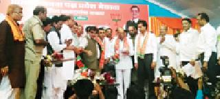 Butibori-Sangli and Amravati-Surat road four-lane | बुटीबोरी-सांगली व अमरावती-सुरत मार्ग चौपदरी Butibori-Sangli and Amravati-Surat road four-lane | बुटीबोरी-सांगली व अमरावती-सुरत मार्ग चौपदरी