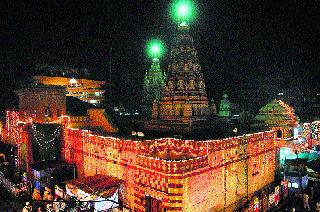 Pandharpura came near Vaishnava's parents | पंढरपुरा समीप आली वैष्णवांची मांदियाळी Pandharpura came near Vaishnava's parents | पंढरपुरा समीप आली वैष्णवांची मांदियाळी