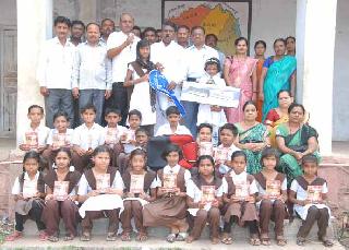 'Sports Book' prize distribution prize | ‘स्पोर्टस बुक’ स्पर्धेचे बक्षीस वितरण