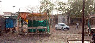 Zilla Parishad identified the encroachment of the school | जिल्हा परिषद शाळा अतिक्रमणांच्या विळख्यात