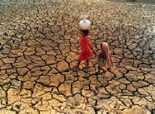 Four states are in drought prone | चार राज्ये दुष्काळाच्या छायेत Four states are in drought prone | चार राज्ये दुष्काळाच्या छायेत