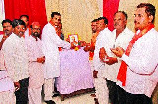 Do not want minority status, give reservation | अल्पसंख्याकांचा दर्जा नको, आरक्षण द्या