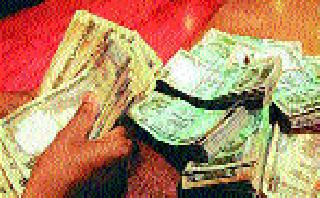 The hailstorm hits the winds | गारपीटग्रस्तांच्या बंँकेत वाऱ्या सुरूच The hailstorm hits the winds | गारपीटग्रस्तांच्या बंँकेत वाऱ्या सुरूच