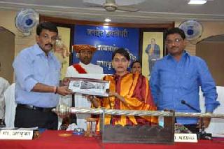 Akola Municipal Corporation approved budget of 240 crores | अकोला मनपाचे २४0 कोटींचे अंदाजपत्रक मंजूर