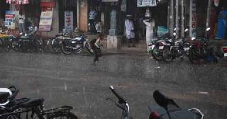 Risod gets strong rain | रिसोडला दमदार पाऊस