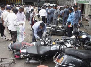 Security 'Fars' room | सुरक्षेचा ‘फार्स’खाना