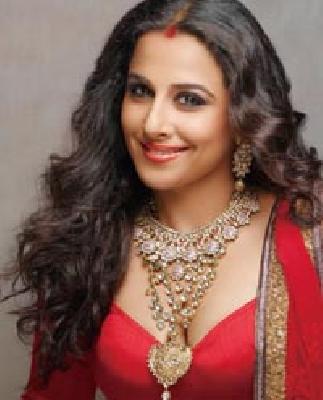The hat-tricks of Vidya's flops | विद्याच्या फ्लॉप चित्रपटांची हॅट्ट्रिक The hat-tricks of Vidya's flops | विद्याच्या फ्लॉप चित्रपटांची हॅट्ट्रिक