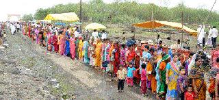Devotees gathered for devotees to celebrate Panduranga | पांडुरंगाच्या दर्शनासाठी भक्तांची गर्दी उसळली