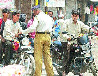 Loads on 28 employees | २८ कर्मचाऱ्यांवर भार