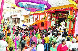 Jalna falls in the city of Pandharpur ... | जालना नगरीत अवतरली पंढरी...