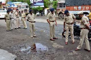 Law and order are on the gates! | कायदा- सुव्यवस्थेची लक्तरे वेशीवर!