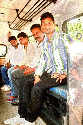 Suspended gang of Mumbai | मुंबईची सशस्त्र टोळी अटकेत