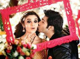 Popular 'Humpty Sharma's Bride' | ‘हम्प्टी शर्माची दुल्हन’ लोकप्रिय Popular 'Humpty Sharma's Bride' | ‘हम्प्टी शर्माची दुल्हन’ लोकप्रिय