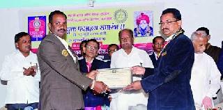 Rotary's work is ideally: Patil | रोटरीचे कार्य आदर्शवत : पाटील Rotary's work is ideally: Patil | रोटरीचे कार्य आदर्शवत : पाटील