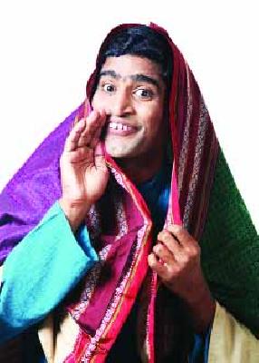 Weddings in London's Varadha are spellbound | लंडनच्या वऱ्हाडात सखी झाल्या मंत्रमुग्ध