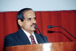 Extend innovative technology to farmers | नवनवीन तंत्रज्ञान शेतकऱ्यांपर्यंत पोहोचवा