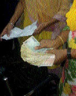 Osmanabad's Sub-Divisional Officer Shobha Raut Jerband | लाच घेताना उस्मानाबादच्या उपविभागीय अधिकारी शोभा राऊत जेरबंद