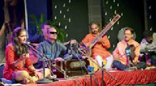 Prasar Bharati's concert song song | गीतसंगीताने रंगली प्रसारभारतीची मैफिल