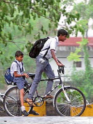 Sprinkle up enthusiasm: | उत्साहाला उधाण :