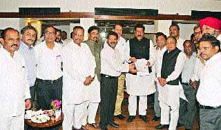 Give IIM to Aurangabad | आयआयएम औरंगाबादला द्या