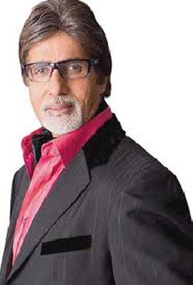 Bachchan family plays in color! | बच्चन कुटुंब रंगले खेळात!