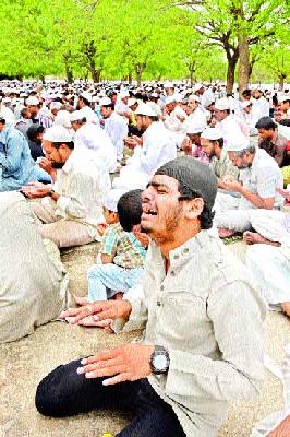 Tears for the rain torn apart! | पावसासाठी अश्रूंचा बांध फुटला!