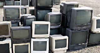 Many computer schools in the dust | शाळांतील अनेक संगणक धूळखात