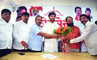 Add youth to the transformational wave | परिवर्तनाच्या लाटेत युवकांना सामील करा