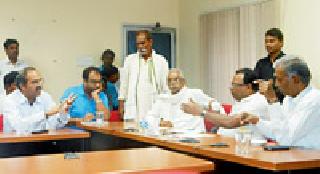 Get project affected people in the job! | प्रकल्पग्रस्तांना नोकरीमध्ये सामावून घ्या! Get project affected people in the job! | प्रकल्पग्रस्तांना नोकरीमध्ये सामावून घ्या!