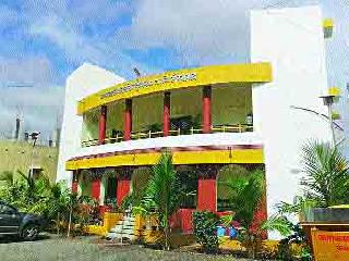 Welcome to the girl's birth in 'Eco friendly' village | ‘इको फ्रेंडली’ गावात होते मुलींच्या जन्माचे स्वागत