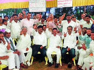 In the Naik Education Institute, the 'change' has 28 seats out of 29 seats | नाईक शिक्षण संस्थेत ‘परिवर्तन’२९ पैकी २८ जागा पटकावल्या In the Naik Education Institute, the 'change' has 28 seats out of 29 seats | नाईक शिक्षण संस्थेत ‘परिवर्तन’२९ पैकी २८ जागा पटकावल्या