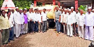 Water tankers from the village panchayat self-interest | मौजे सुकेणे ग्रामपंचायतीला स्वनिधीतून पाण्याच्या टँकर