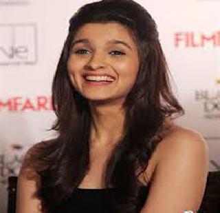 At the age of 11, Alia was in love | 11 व्या वर्षीच प्रेमात पडली होती आलिया