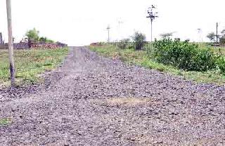 Crowds facing the entrepreneurs | उद्योजकांसमोर अडचणींचा डोंगर
