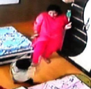 A schoolteacher has beaten a three-and-a-half year boy with a lathabukkki | साडेतीन वर्षाच्या मुलाला शिक्षिकेने केली लाथाबुक्क्यांनी मारहाण