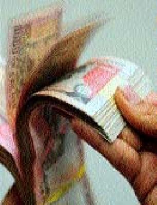 Things are shattered by the investor's losses | गुंतवणूकधारक झिजवताहेत ठाण्याचे उंबरठे