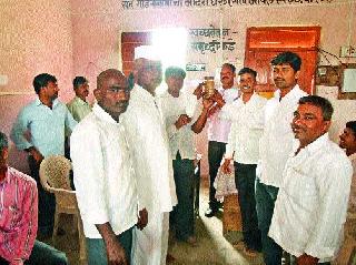 Distributed water supply in Mehunate | मेहुणेत दूषित पाणीपुरवठा