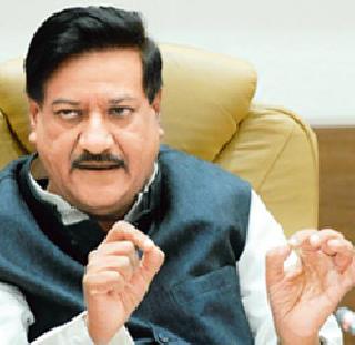 Blame the tradition of Maharashtra - Chief Minister Chavan | महाराष्ट्राच्या परंपरेला डाग - मुख्यमंत्री चव्हाण
