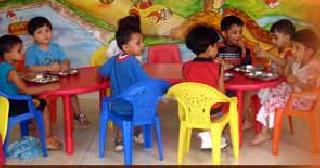 Day care center in 23 schools | २३ शाळांमध्ये ‘डे केअर’ सेंटर