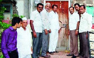 The accused accused of giving abusive behavior | अधिकाऱ्यांनी अपमानास्पद वागणूक दिल्याचा आरोप