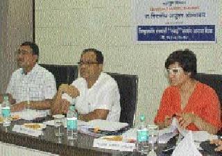 Prepare a plan for reducing water shortage | पाणीटंचाई निवारणार्थ आराखडा तयार करा