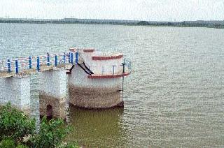 11 feet water in dump | घाणेवाडीत ११ फूट पाणी