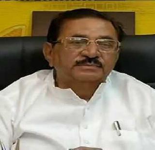 On the Madhukar Pichad road against reservation demand | आरक्षण मागणीविरोधात मधुकरराव पिचड रस्त्यावर