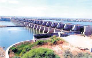 Gosekhurd's fund expired | गोसेखुर्दचा निधी संपला