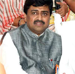 Relief to Ashok Chavan, postponement of notice of Election Commission | अशोक चव्हाणांना दिलासा, निवडणूक आयोगाच्या नोटीशीला स्थगिती